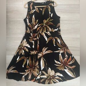 Tahari dress with pleats at side waist in xl